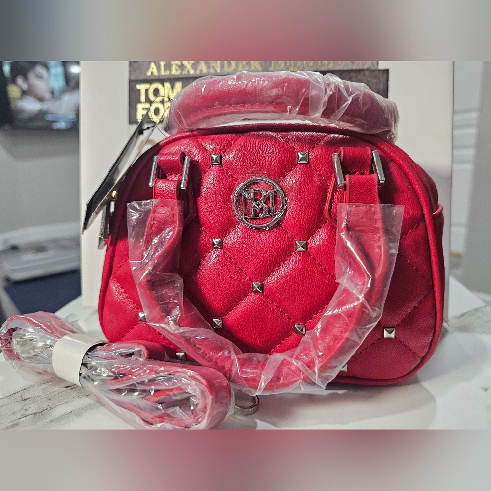 💋NWT Studio Badgley Mischka Red Quilted Vegan Leather Dome Mini Crossbody💋